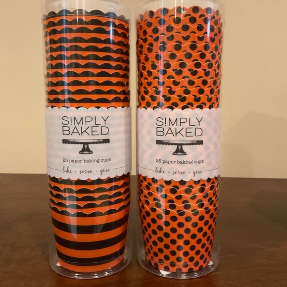 3 New Packages of Baking Cups - Halloween 👻 - Picture 2 of 4